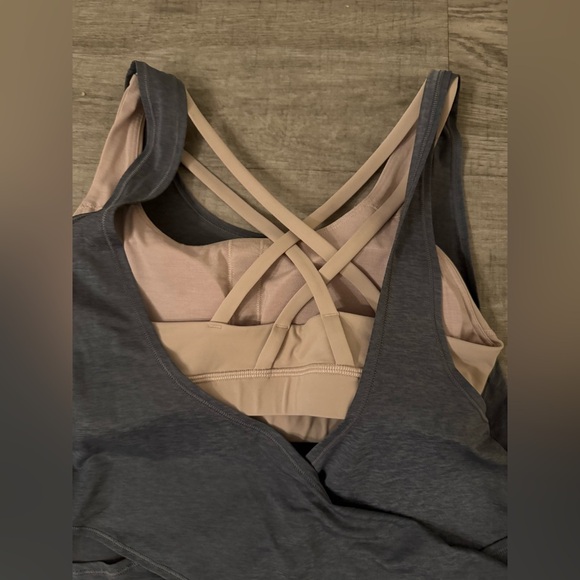 Lululemon Gray Criss Cross Tank Top and built in Beige Sports Bra Size 6 - Picture 2 of 12